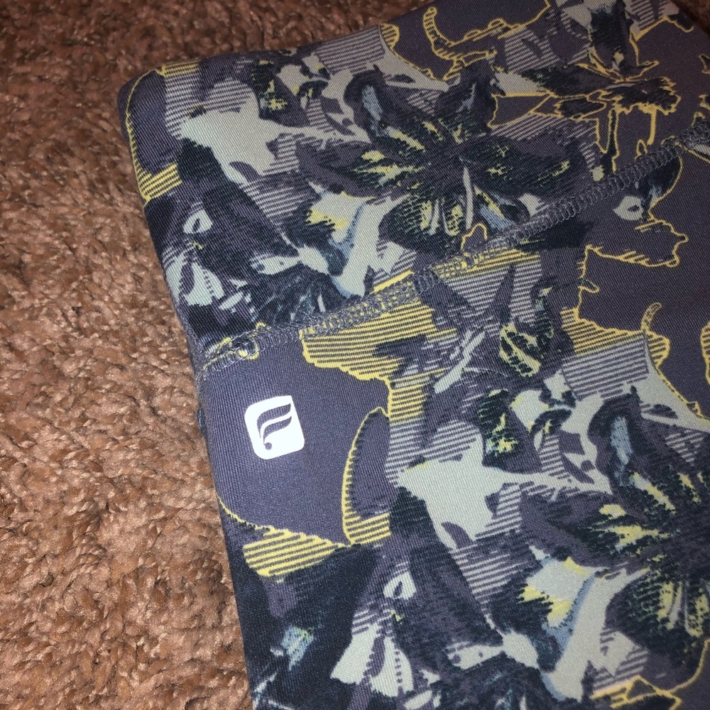 Fabletics - salar 7/8 leggings size medium - Picture 4 of 5